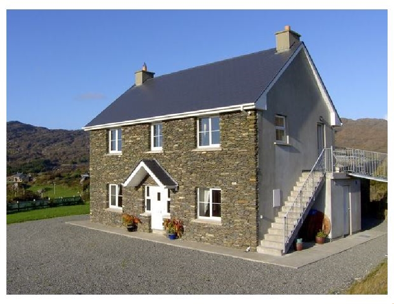 Allihies Lodge a british holiday cottage for 7 in , 